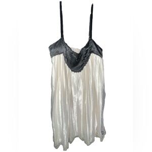 Black and White Lace Trim Chemise